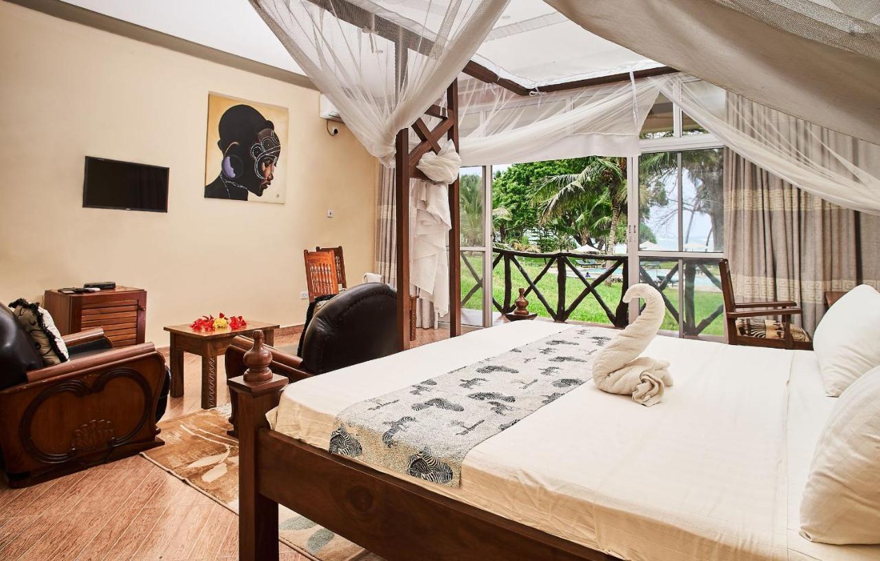 Coral Beach Resort Diani Beach Buitenkant foto