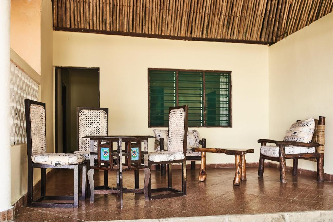 Coral Beach Resort Diani Beach Buitenkant foto