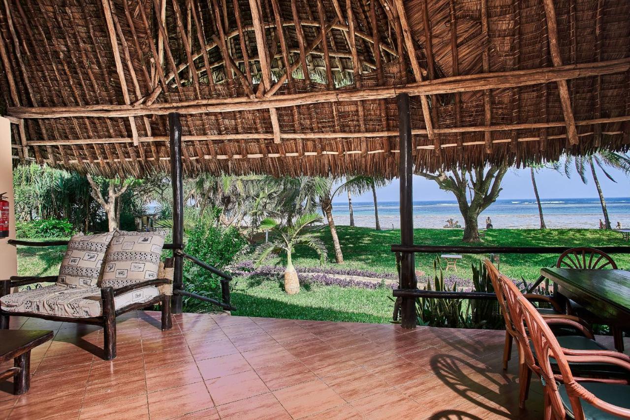 Coral Beach Resort Diani Beach Buitenkant foto