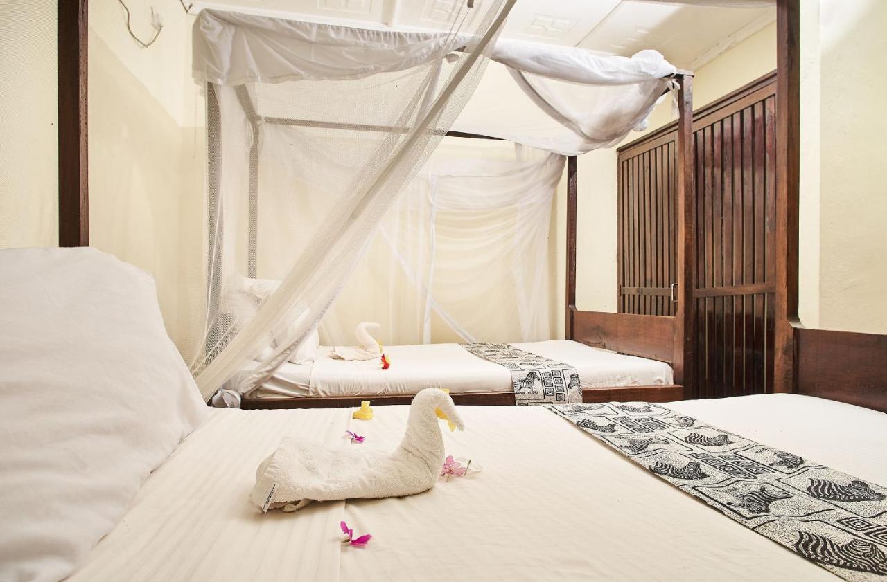 Coral Beach Resort Diani Beach Buitenkant foto