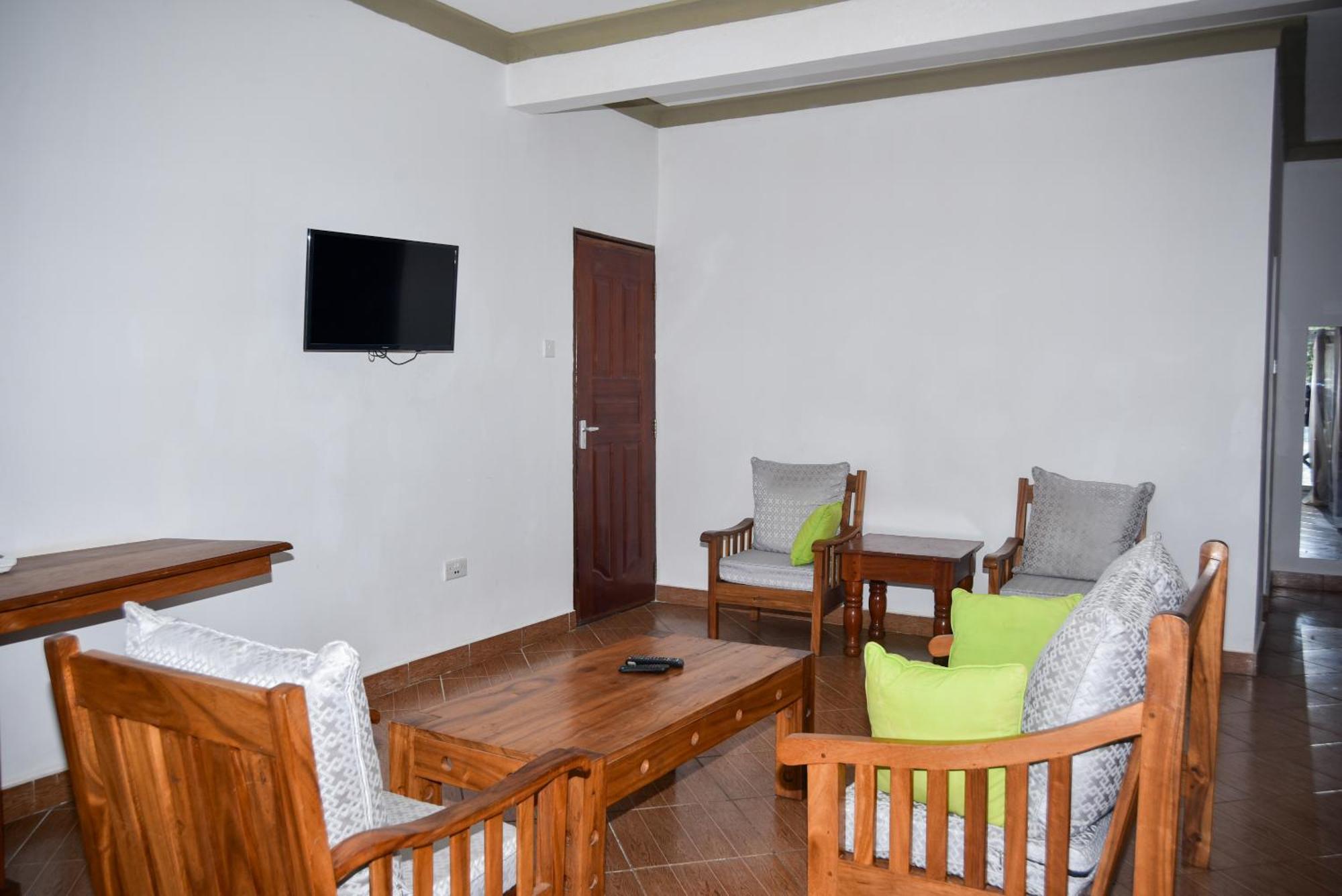 Coral Beach Resort Diani Beach Buitenkant foto