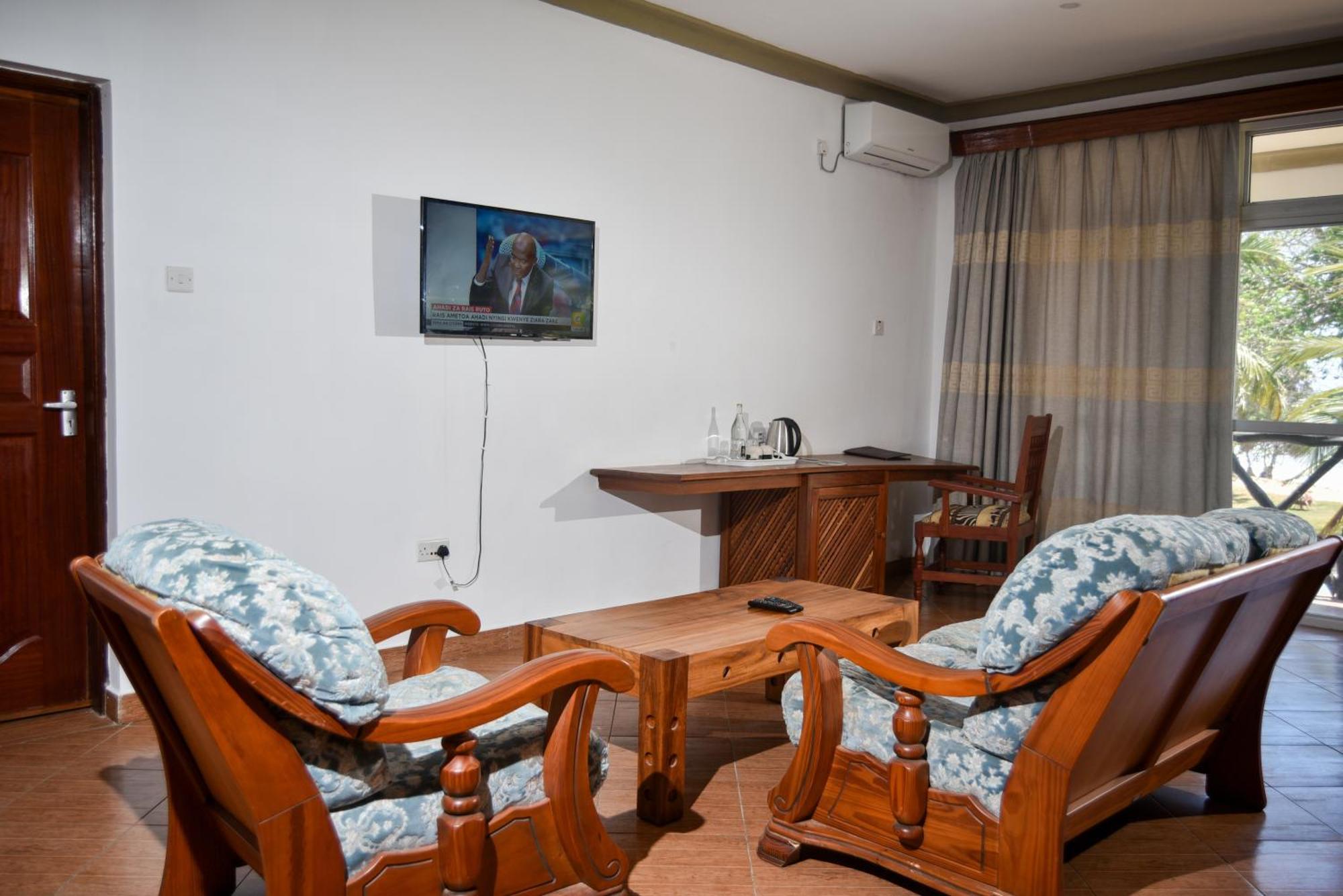 Coral Beach Resort Diani Beach Buitenkant foto