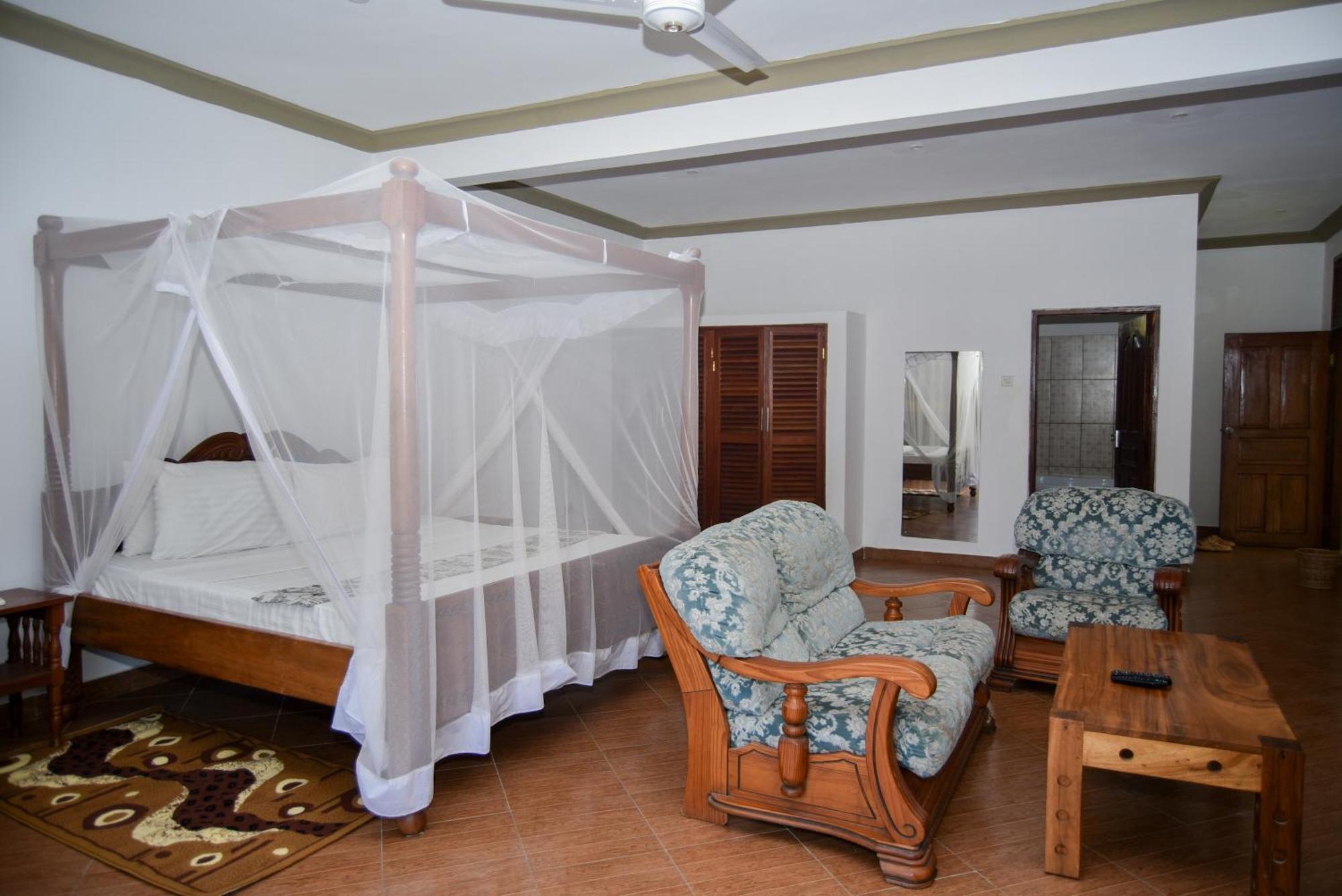 Coral Beach Resort Diani Beach Buitenkant foto