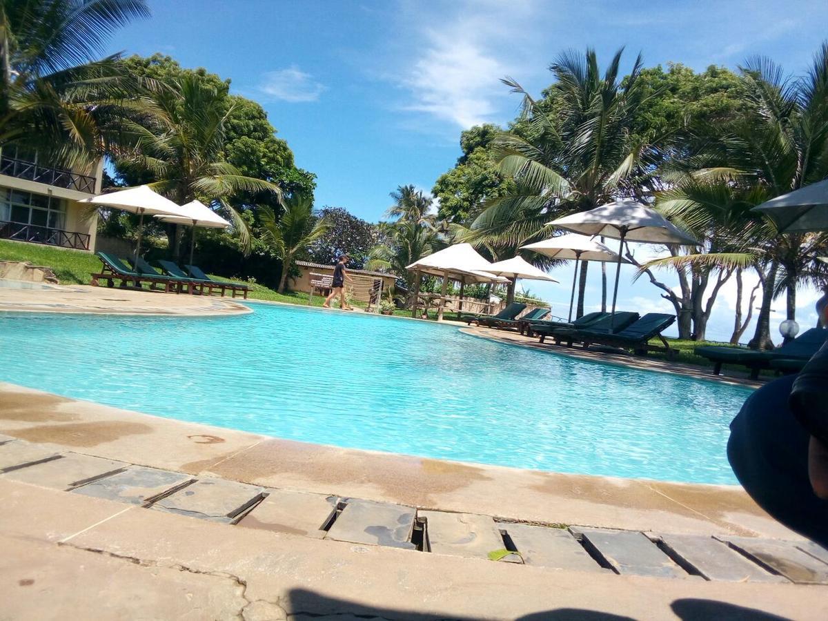 Coral Beach Resort Diani Beach Buitenkant foto