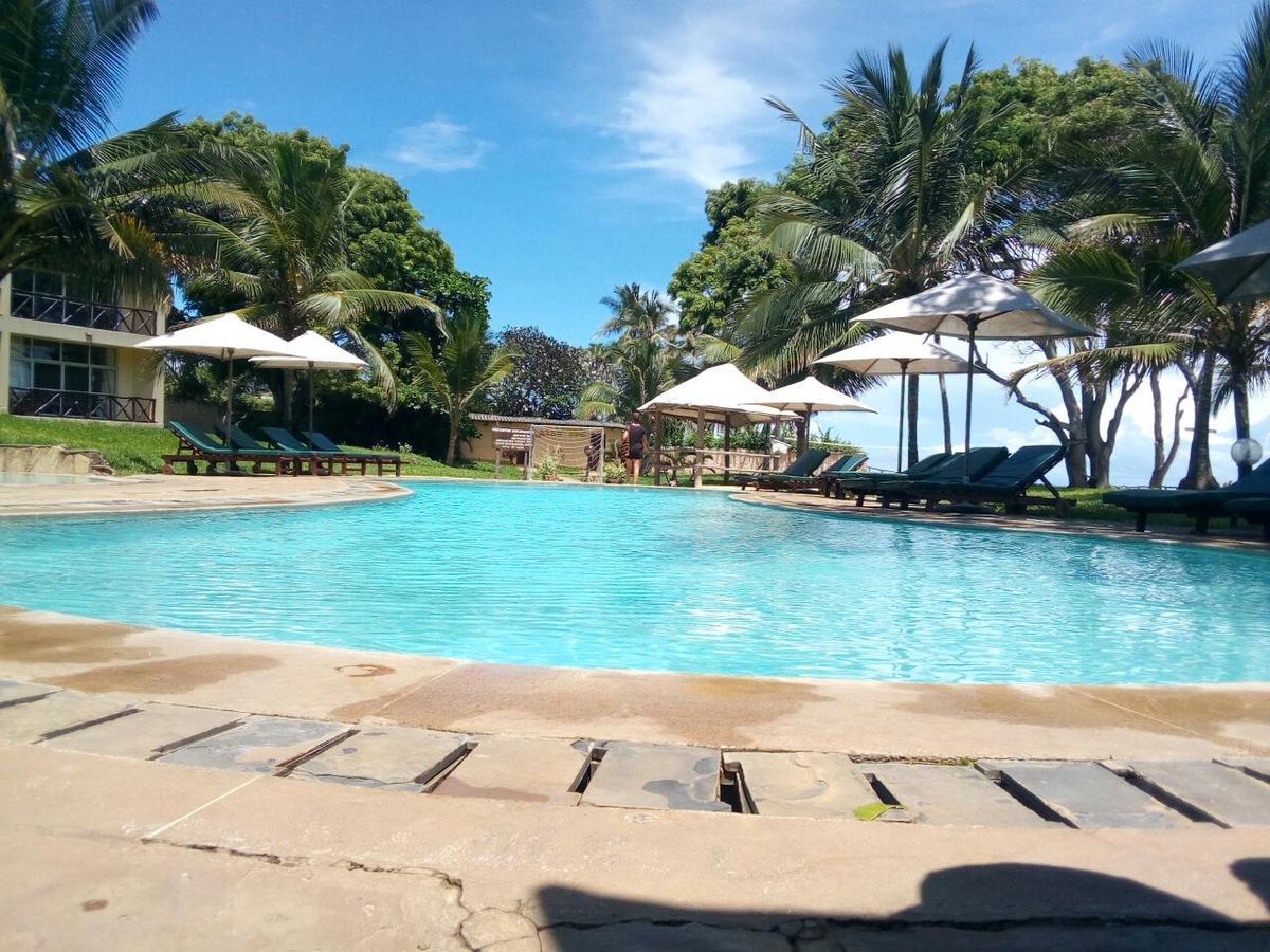Coral Beach Resort Diani Beach Buitenkant foto